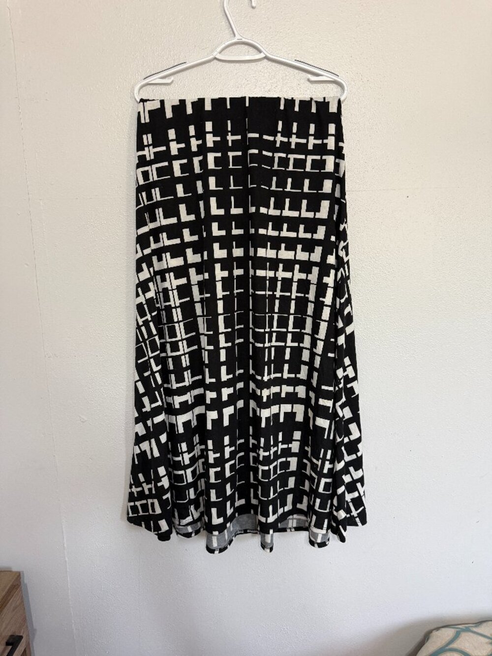 🖤 Chic & Modern! LuLaRoe Black & White Geometric Mod Maxi Skirt Medium